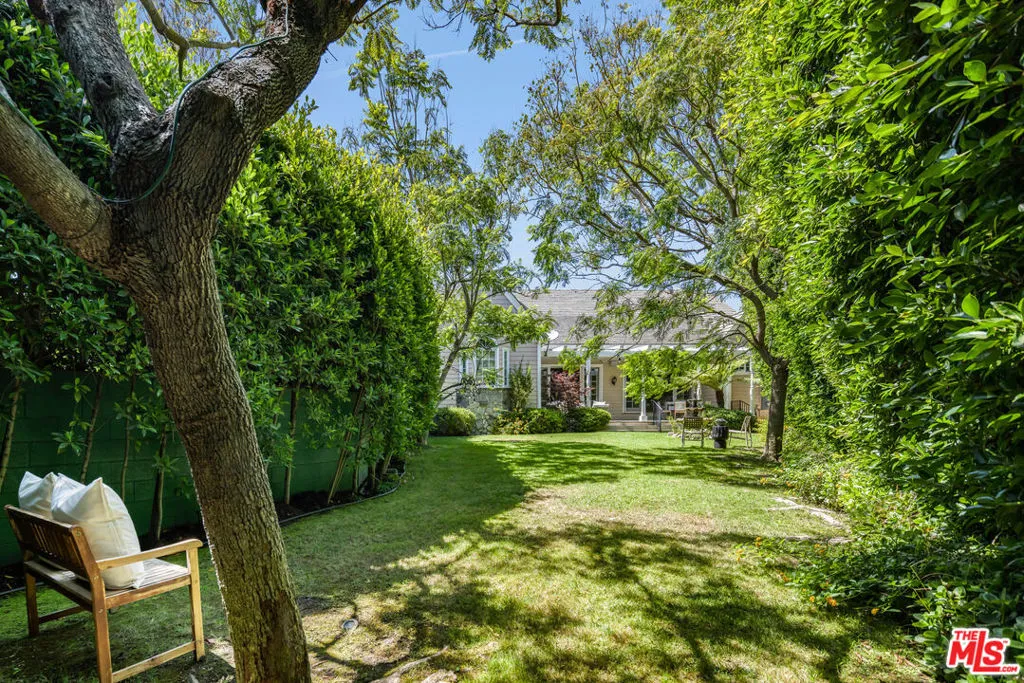 Los Angeles, California 90049, United States, 3 Bedrooms Bedrooms, ,3 BathroomsBathrooms,Residential,Pending,183928