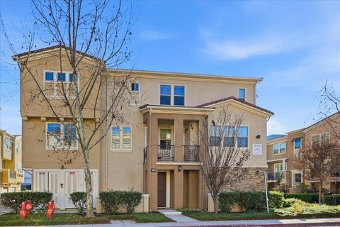 Photo of 1989 Trento Loop, Milpitas, CA 95035 (MLS # ML82033909)