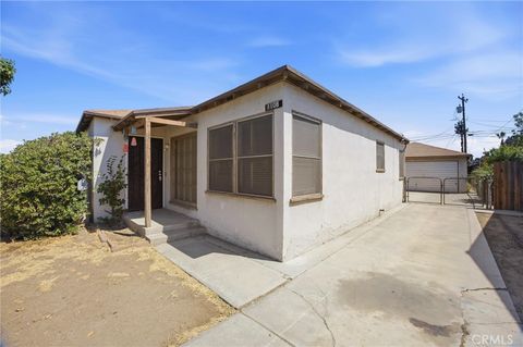 Photo of 1108 S Chester Ave, Bakersfield, CA 93304 (MLS # SR26082676)