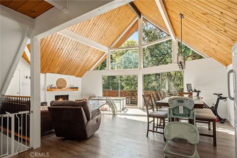 Photo of 316 Pioneer Road, Lake Arrowhead, CA 92352 (MLS # IG26095552)