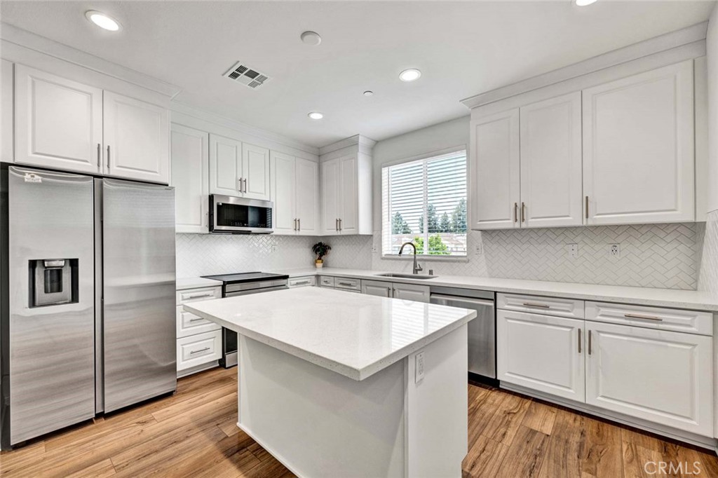 2410 E Agave Street 7