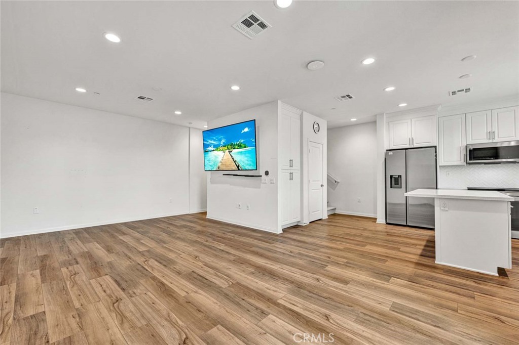 2410 E Agave Street 7