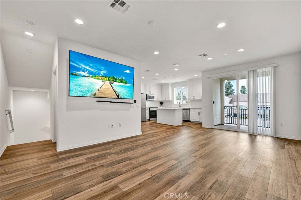 2410 E Agave Street 7
