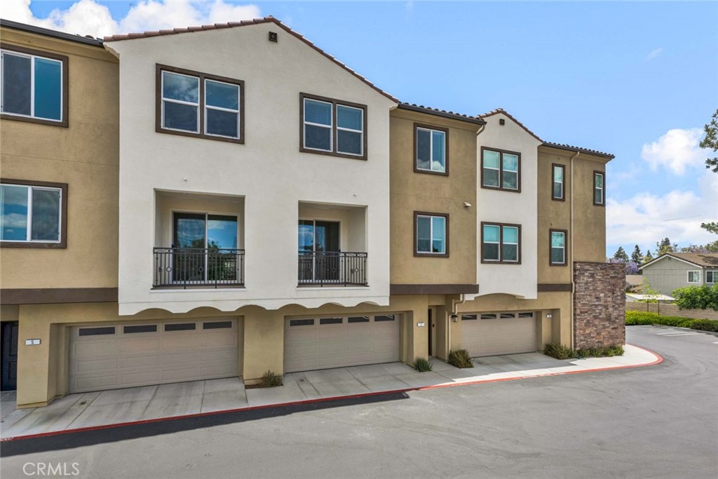 2410 E Agave Street 7