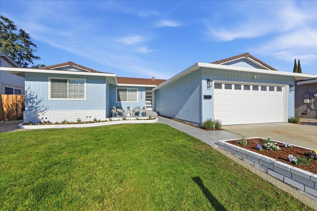 Photo of 357 El Portal Way, San Jose, CA 95123 (MLS # ML82031422)