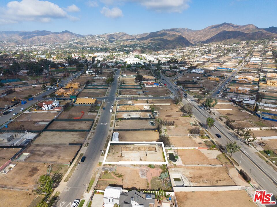 730 Toyopa Drive