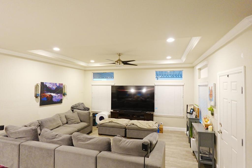 500 W 10th Street 15