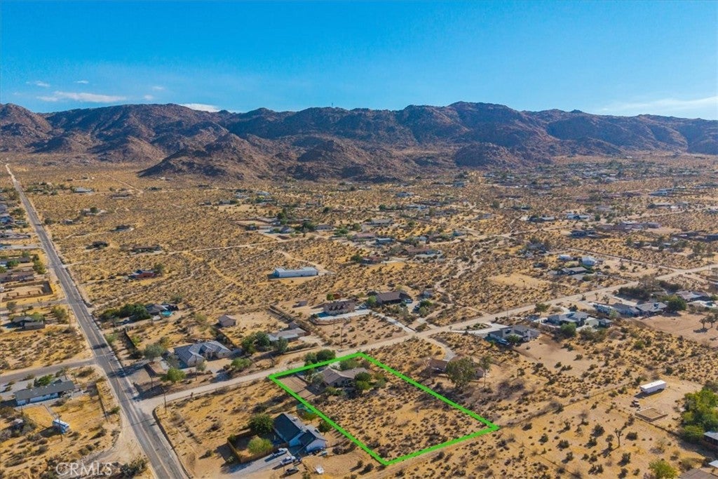 61676 Pueblo Trail
