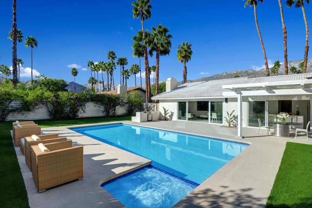 Los Compadres - Residential