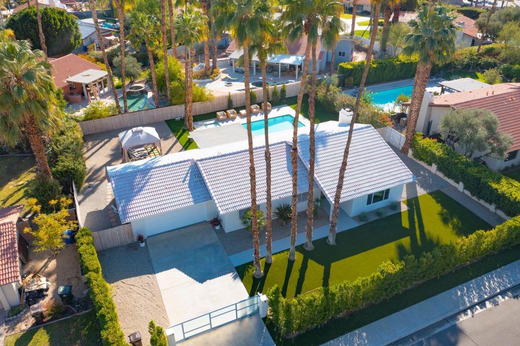 Los Compadres - Residential