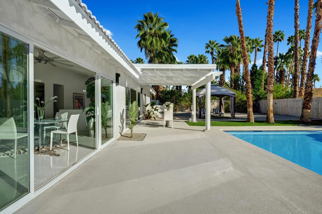 Los Compadres - Residential