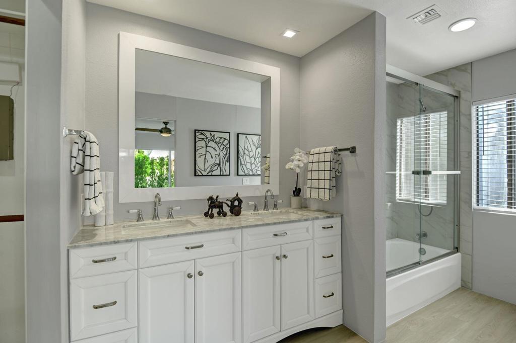 Los Compadres - Residential