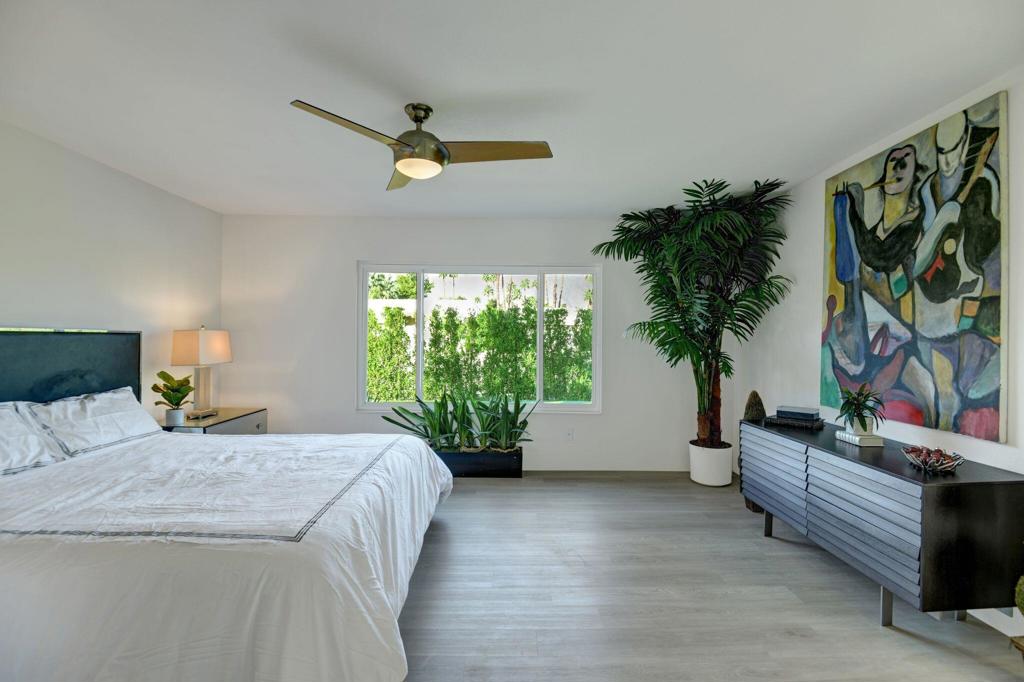 Los Compadres - Residential