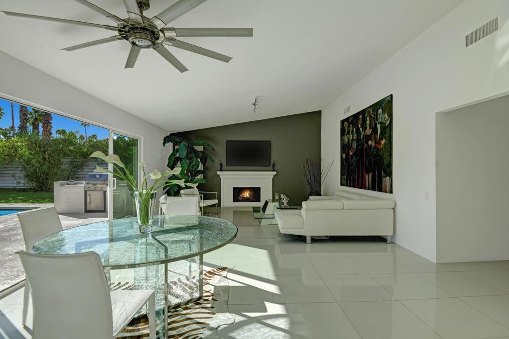 Los Compadres - Residential