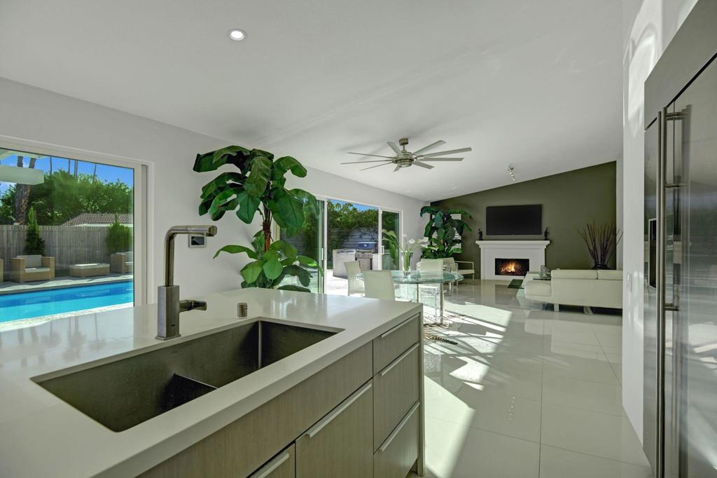 Los Compadres - Residential