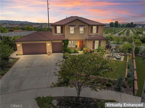 Photo of 1600 Liv Court, Redlands, CA 92374 (MLS # SW25117735)