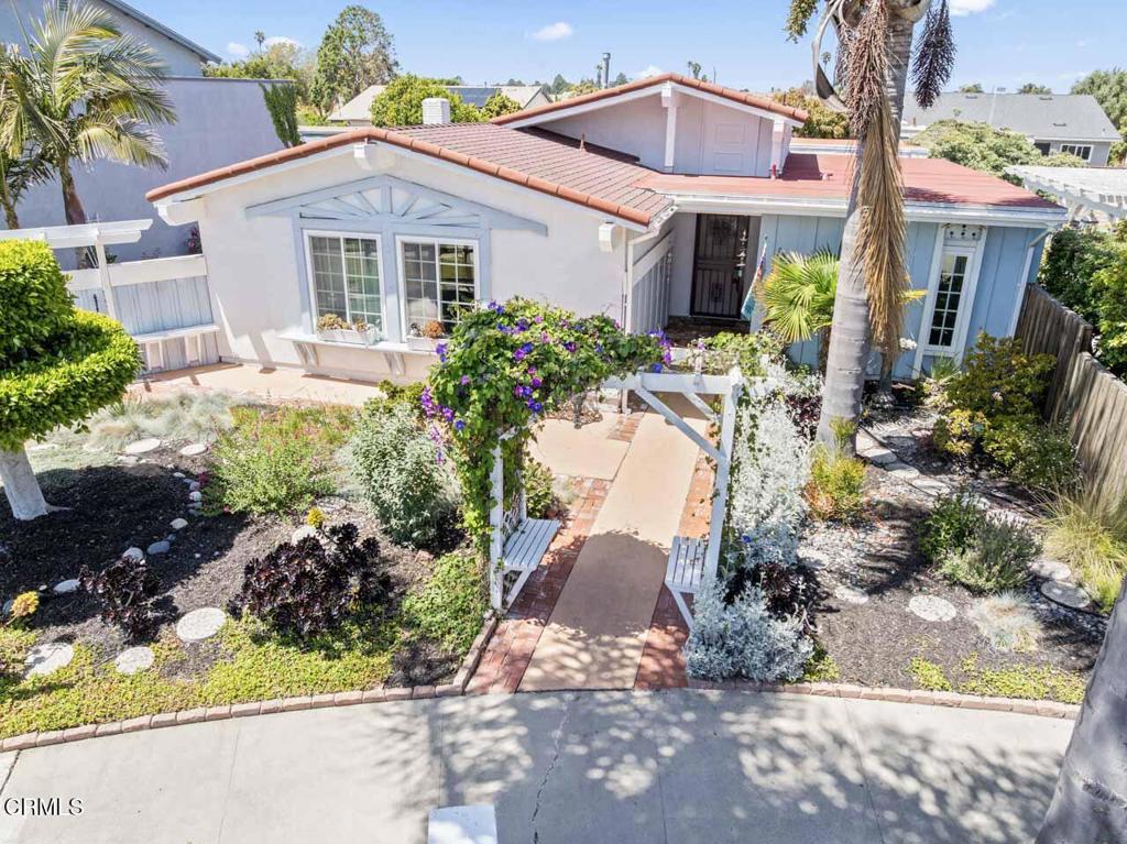 1805 Adelaide Court