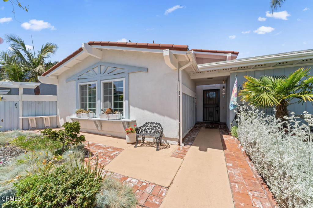 1805 Adelaide Court