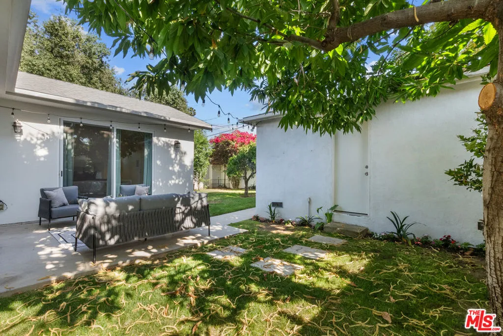 Encino, California 91436, United States, 3 Bedrooms Bedrooms, ,3 BathroomsBathrooms,Residential,Active,155872