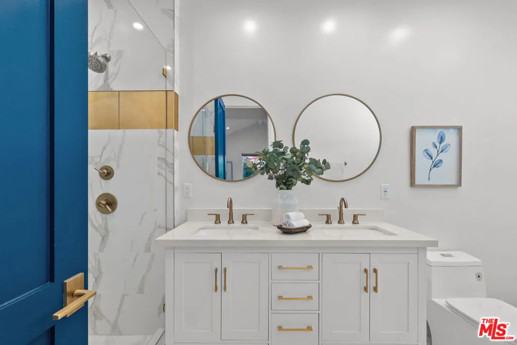 Encino, California 91436, United States, 3 Bedrooms Bedrooms, ,3 BathroomsBathrooms,Residential,Active,155872