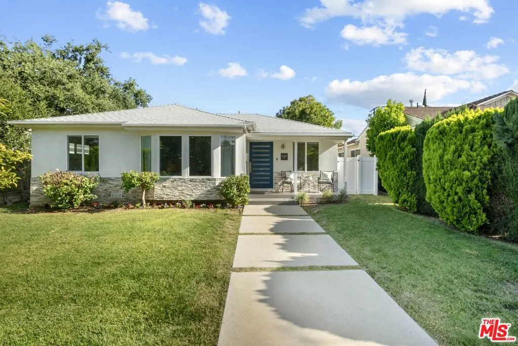 Encino, California 91436, United States, 3 Bedrooms Bedrooms, ,3 BathroomsBathrooms,Residential,Active,155872