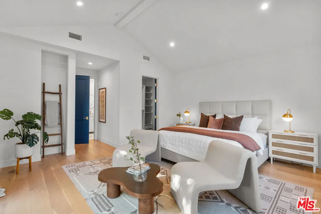 Encino, California 91436, United States, 3 Bedrooms Bedrooms, ,3 BathroomsBathrooms,Residential,Active,155872