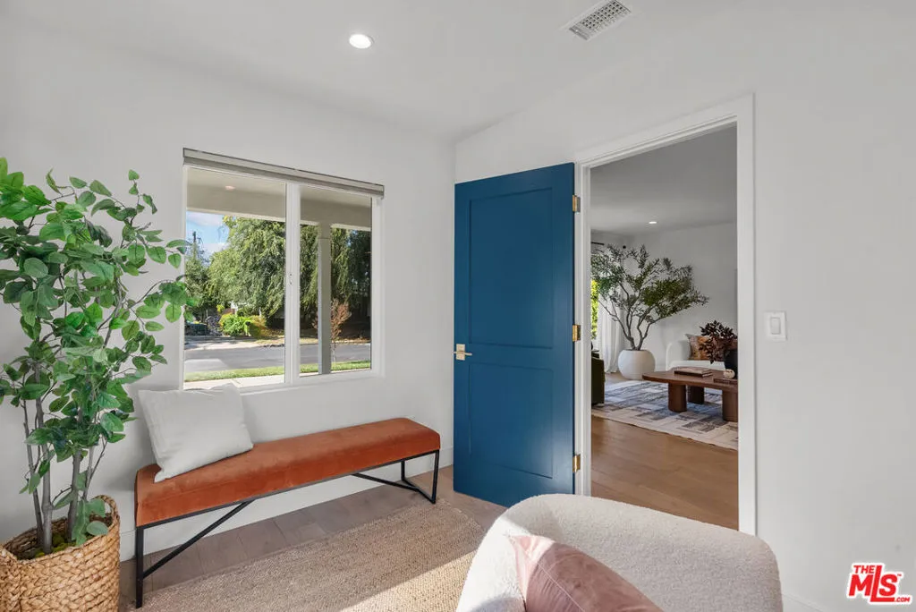 Encino, California 91436, United States, 3 Bedrooms Bedrooms, ,3 BathroomsBathrooms,Residential,Active,155872