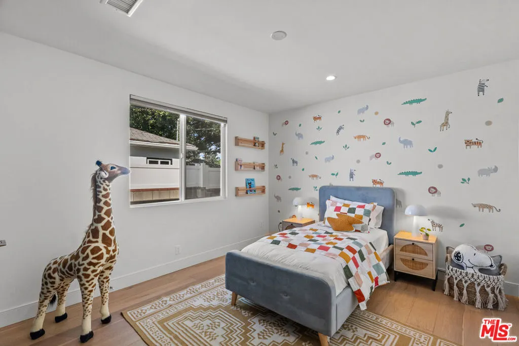 Encino, California 91436, United States, 3 Bedrooms Bedrooms, ,3 BathroomsBathrooms,Residential,Active,155872