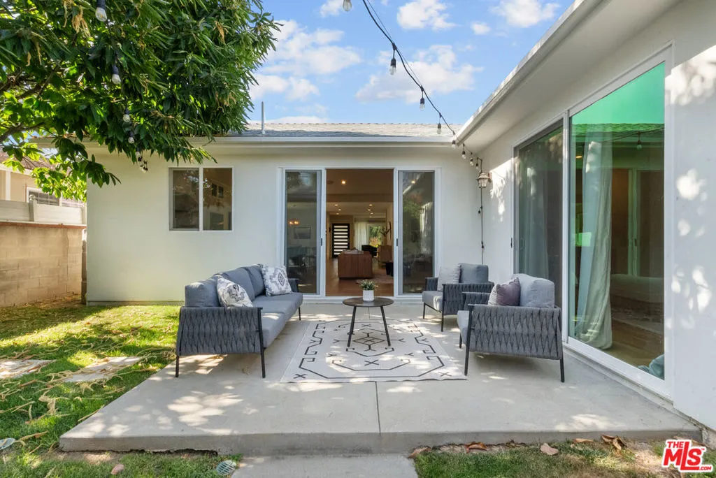 Encino, California 91436, United States, 3 Bedrooms Bedrooms, ,3 BathroomsBathrooms,Residential,Active,155872