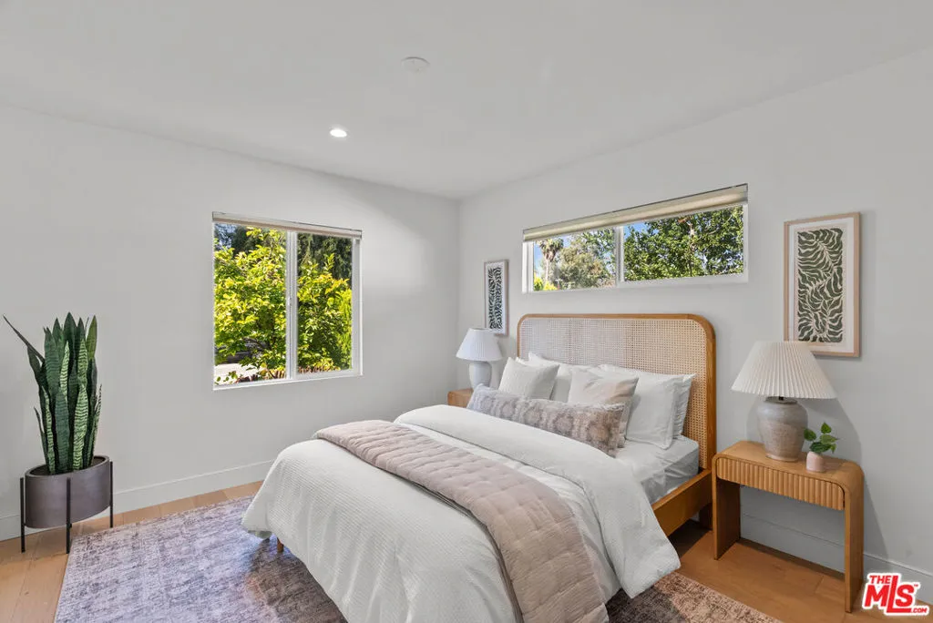 Encino, California 91436, United States, 3 Bedrooms Bedrooms, ,3 BathroomsBathrooms,Residential,Active,155872