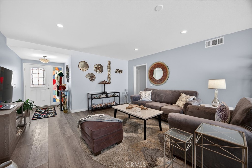 2525 Neptune Place