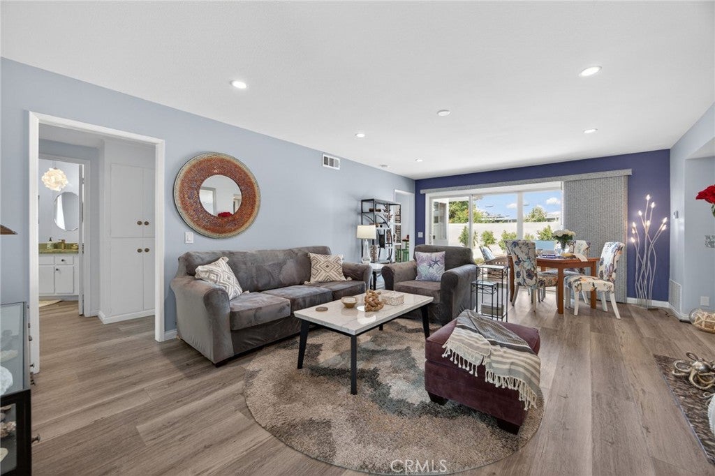 2525 Neptune Place