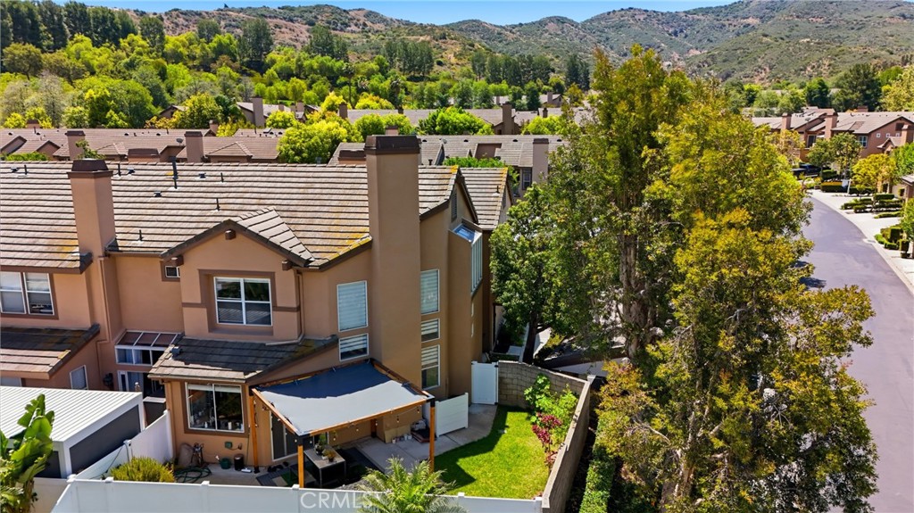 1176 S Country Glen