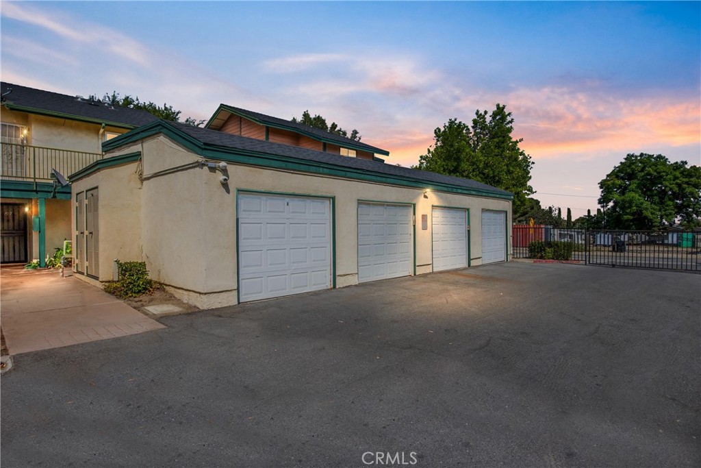Welcome to our single-story 2 bed, 2 bath condo in a gated community with pool and spa! Located on the ground level with a private patio, this unit offers easy access to the community laundry and includes a single-car garage. Conveniently close to CSUSB and major freeways (215/15/210) — perfect for commuters, students, or investors!