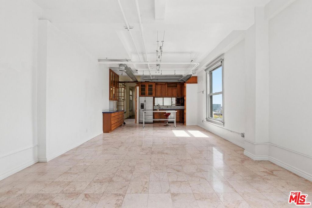 108 W 2nd Street 908