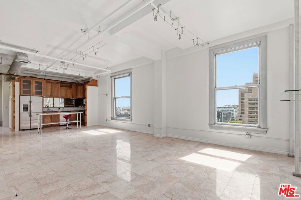 108 W 2nd Street 908