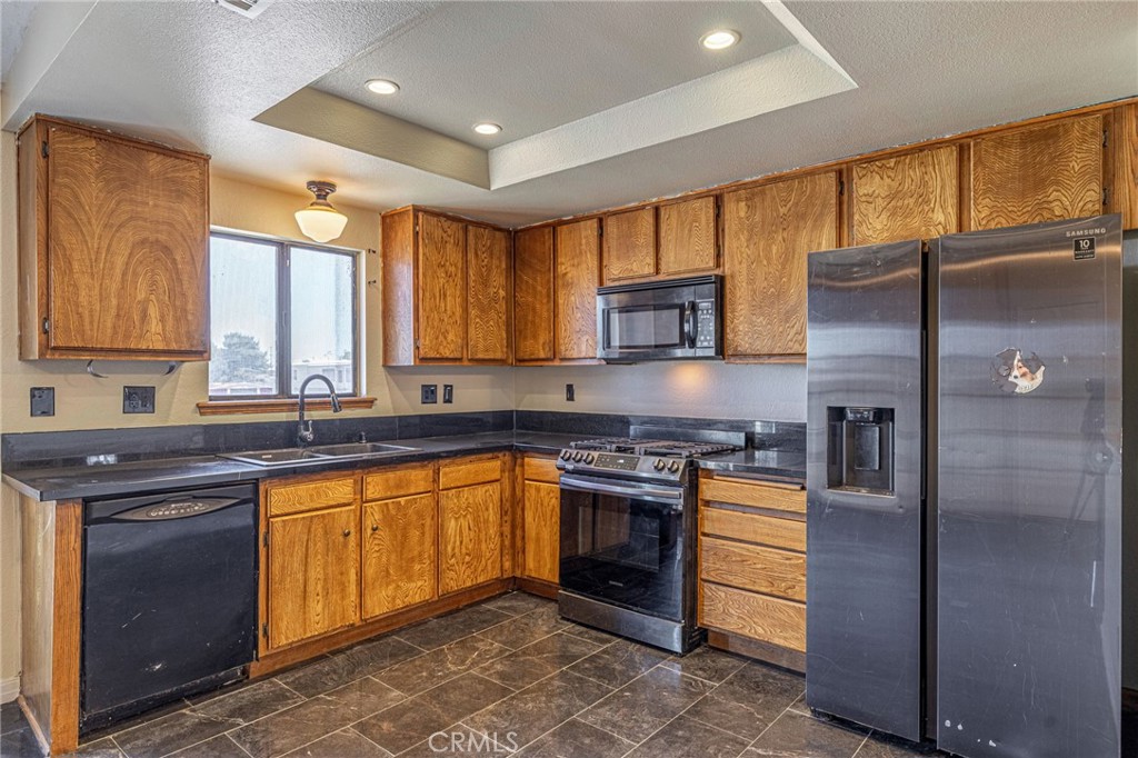 9505 E Avenue Q12