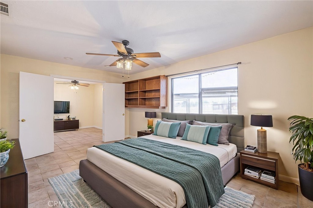 9505 E Avenue Q12