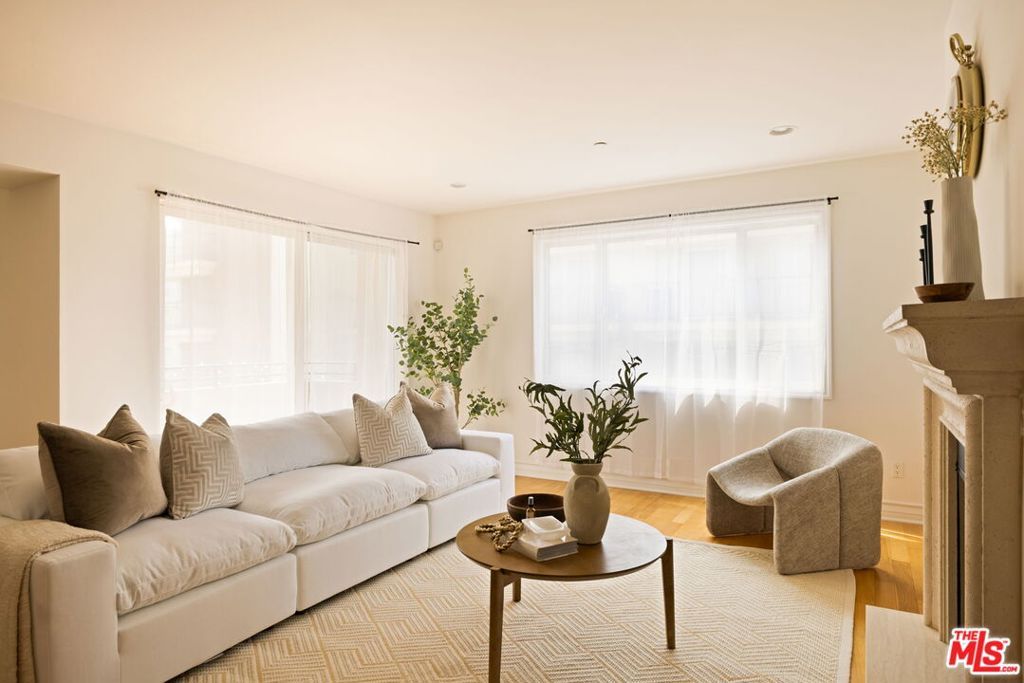 Photo of 325 Arnaz Drive #304, Los Angeles, CA 90048 (MLS # 25568369)