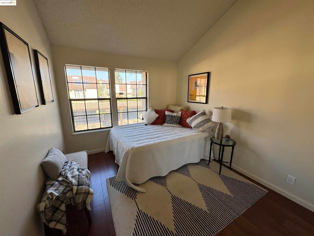 listing image 130723723159248577307