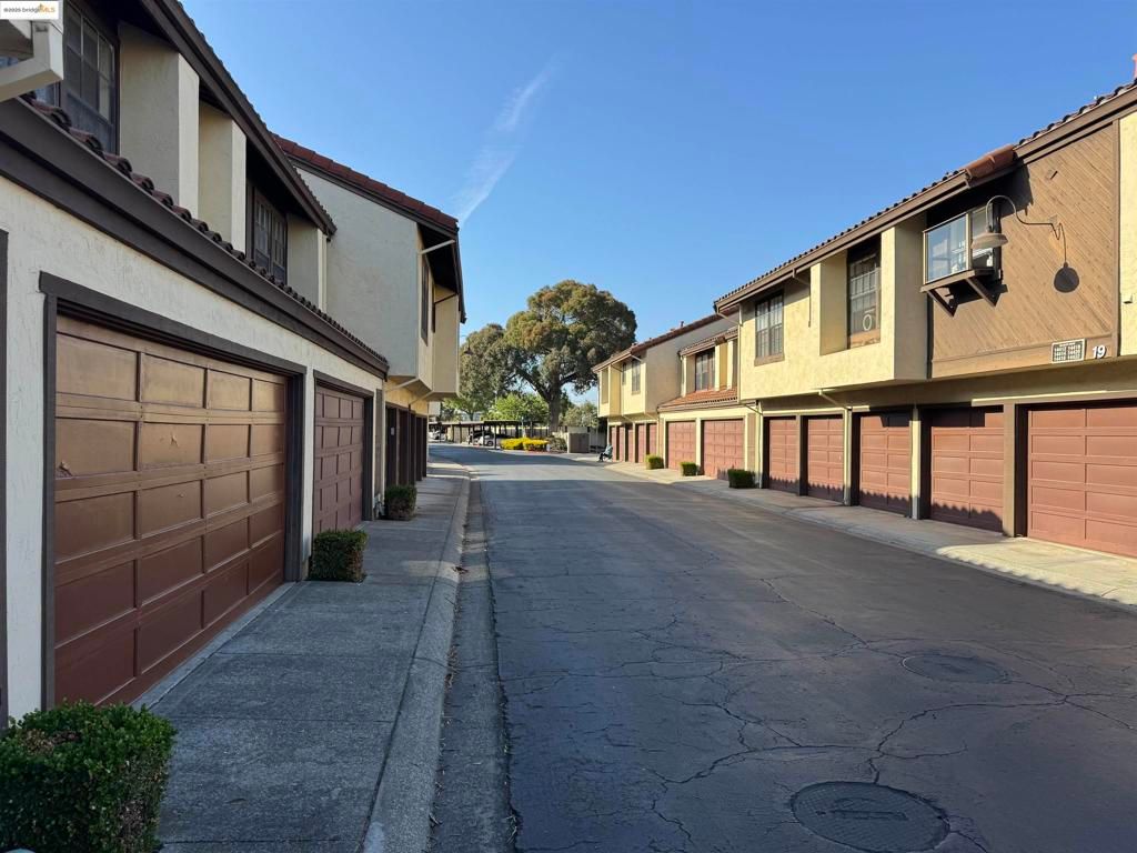 listing image 130726321250351058549