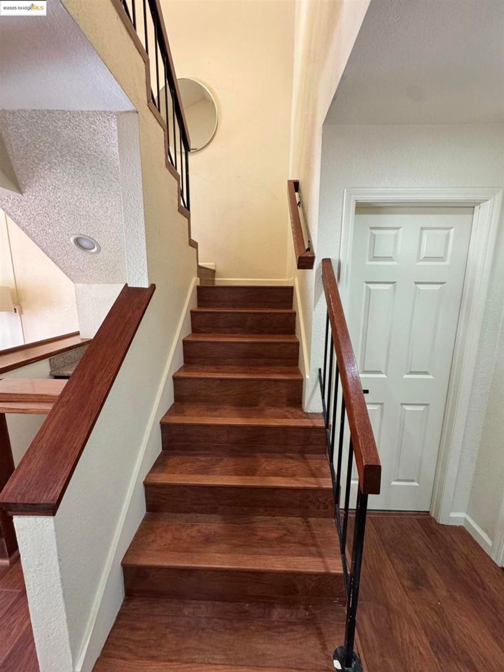 listing image 130729529308514810962