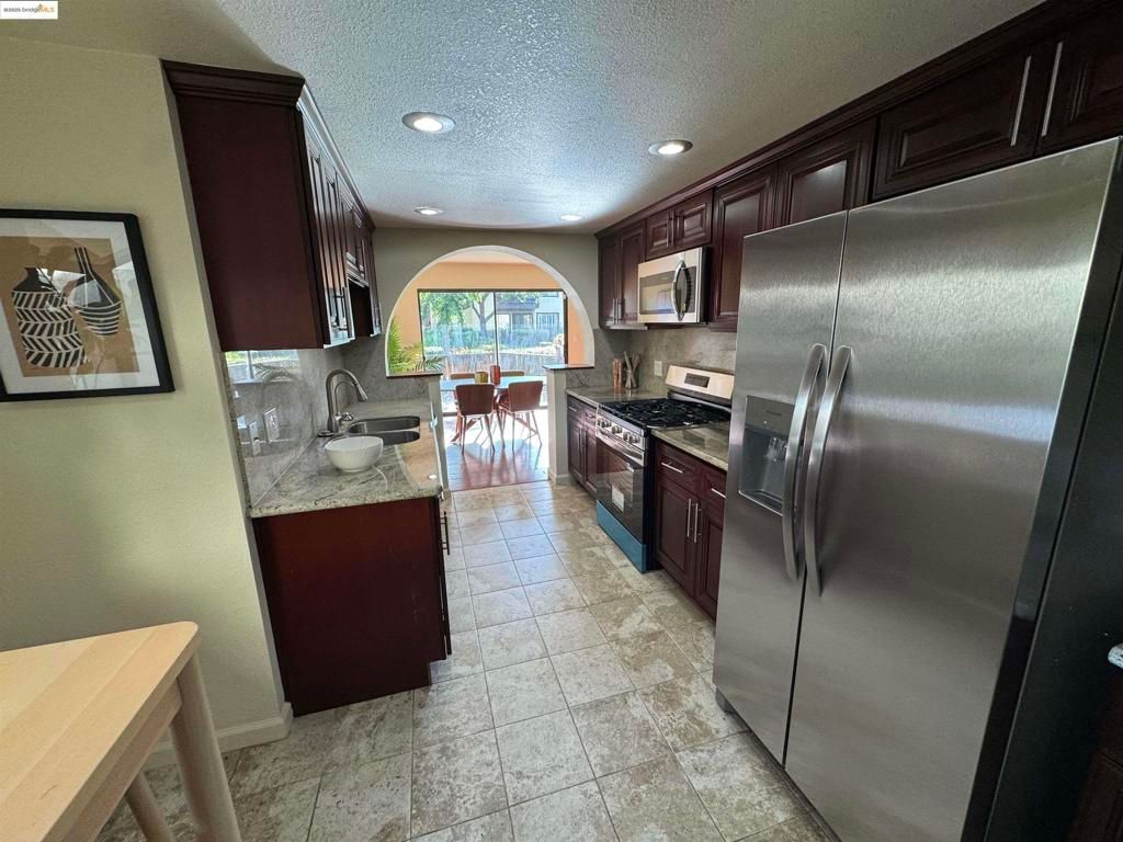 listing image 130724823790224268121