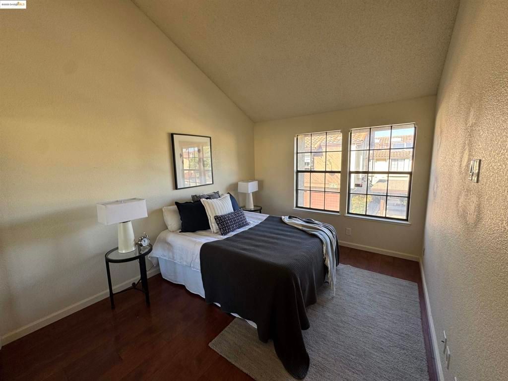 listing image 130723779956518239328