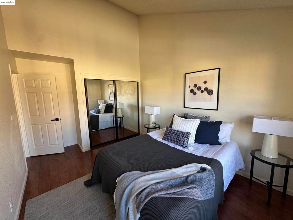 listing image 130726736416766391924