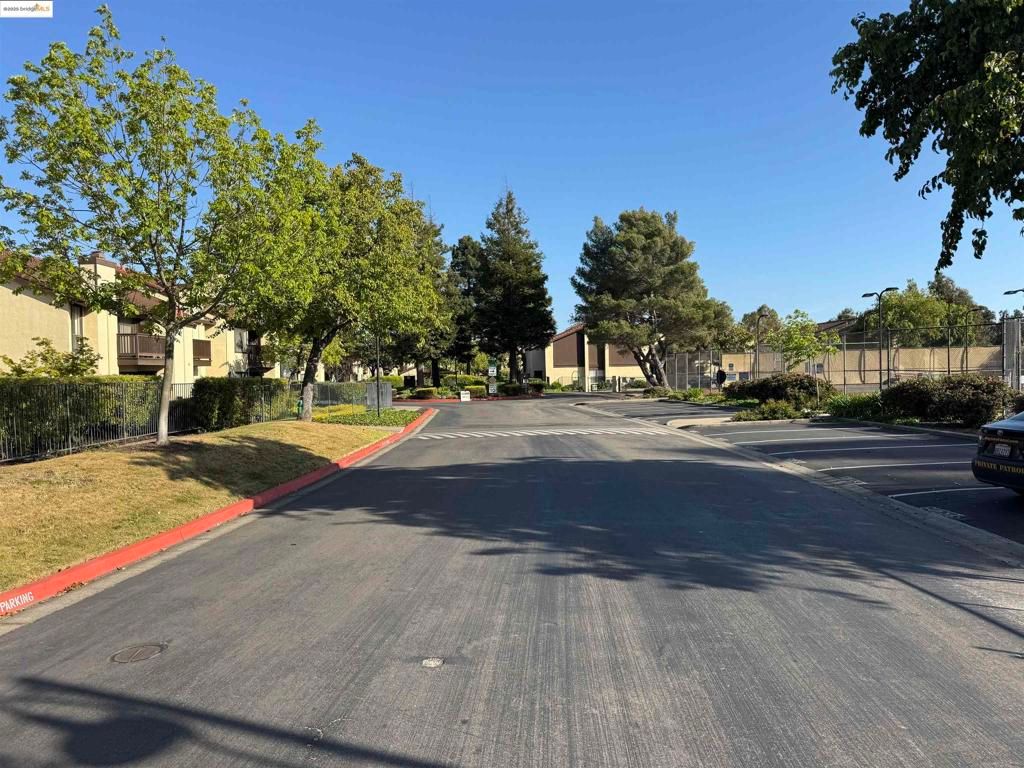 listing image 130726772232045440389