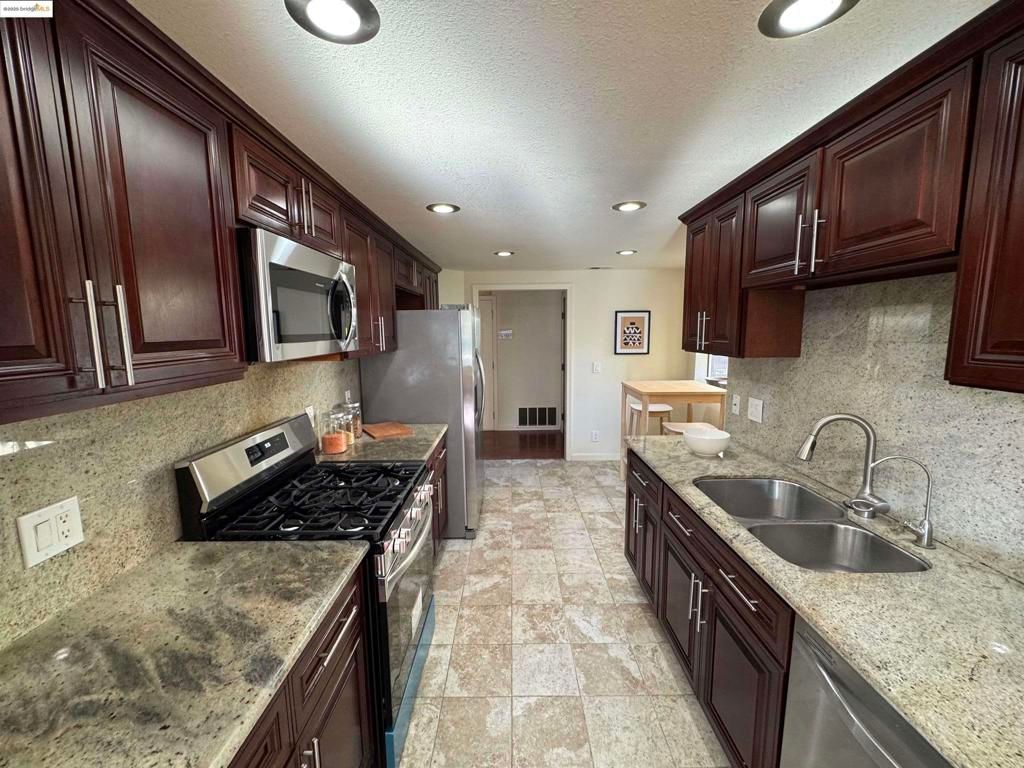 listing image 130726946738239726231