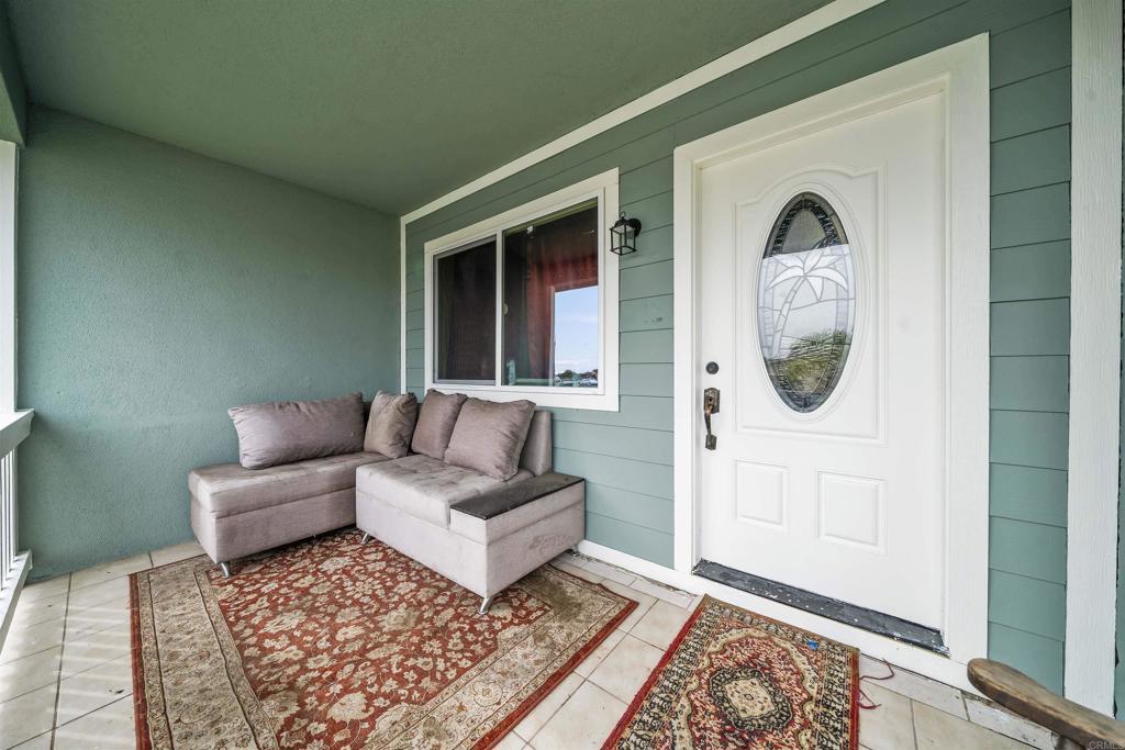 5262 cervantes Avenue