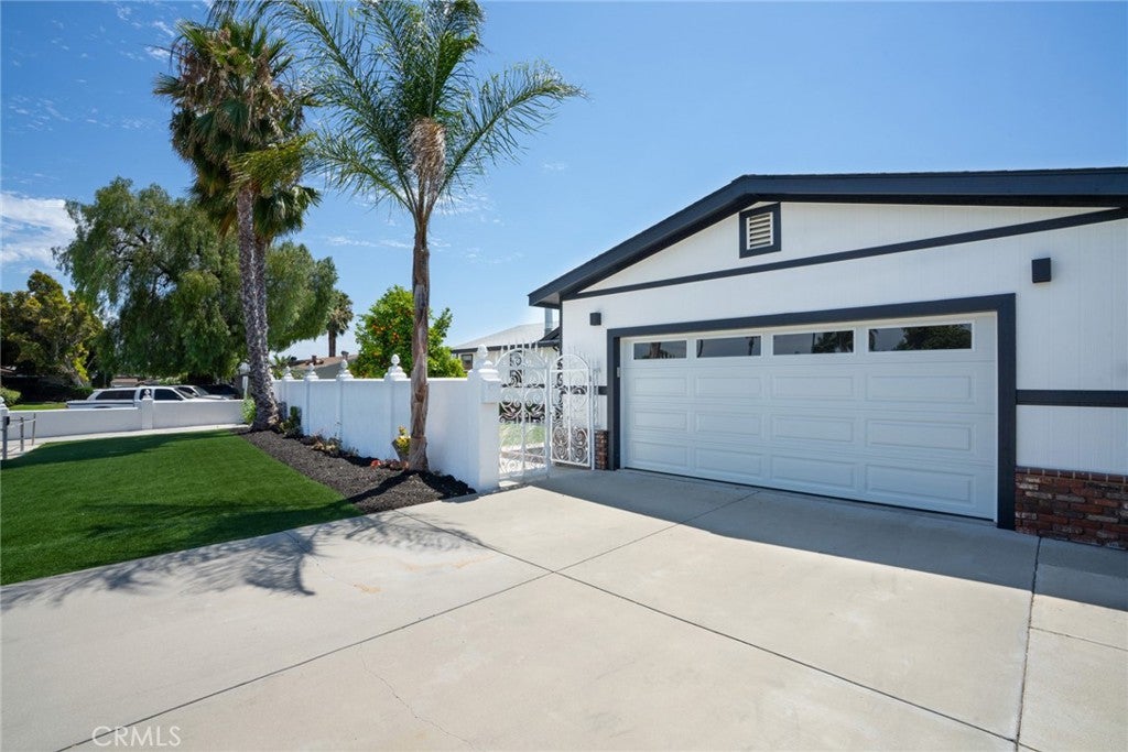 261 Las Brisas Circle