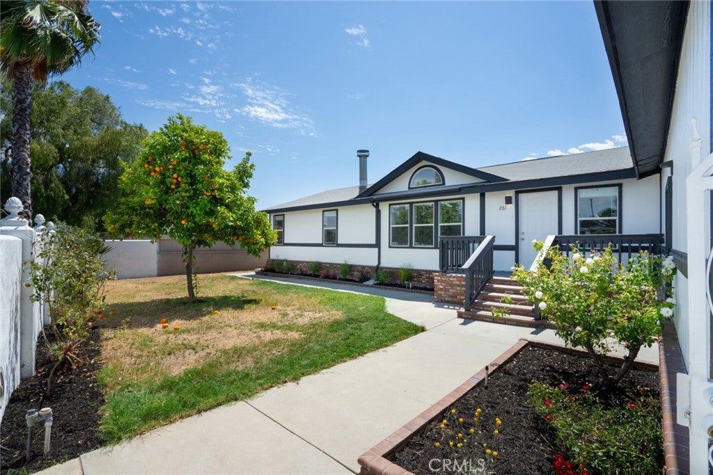 261 Las Brisas Circle
